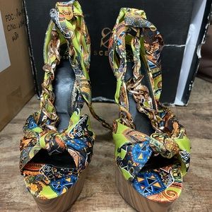 Platforms wrap up heels